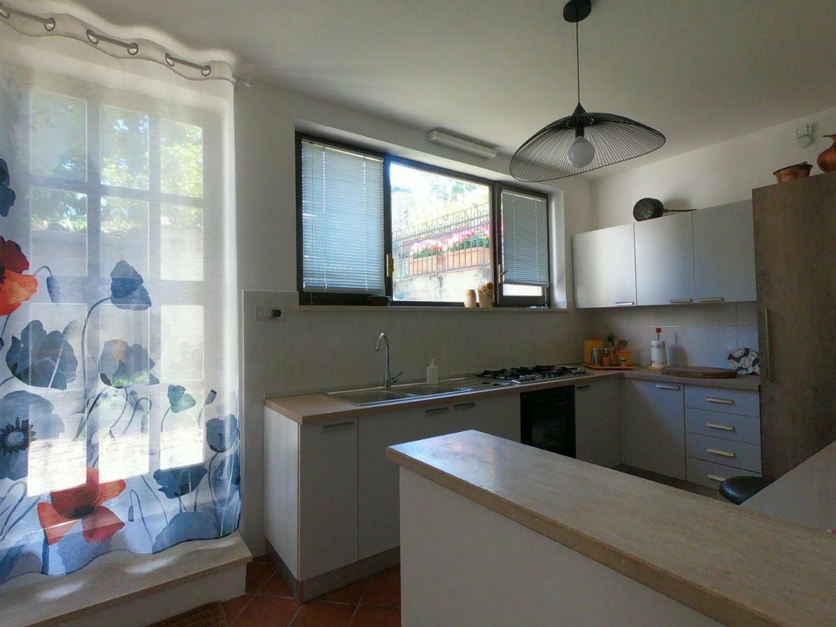 Apartamento Il Giardino Segreto Carbognano Exterior foto